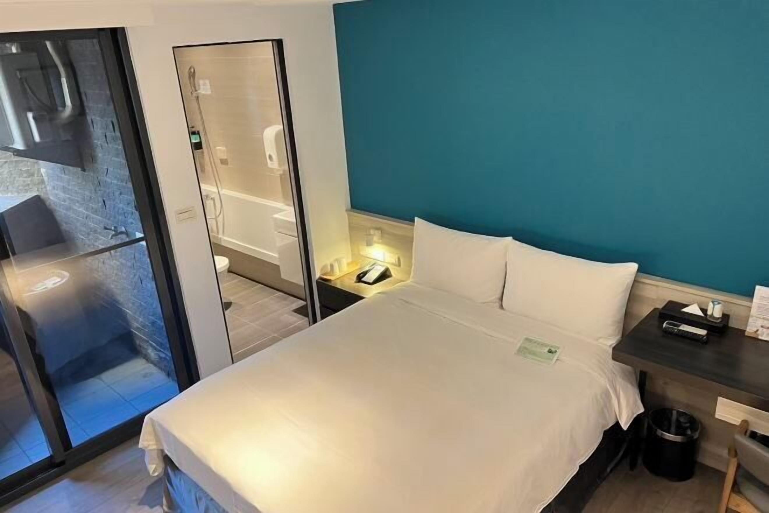 Premium bedding, down duvets, pillow-top beds, desk