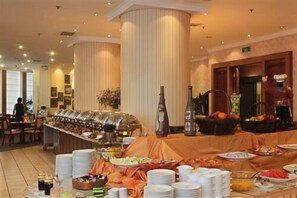 Daily buffet breakfast (CNY 58 per person) - ZhongYin Jasper Hotel Baoding (Baoding)