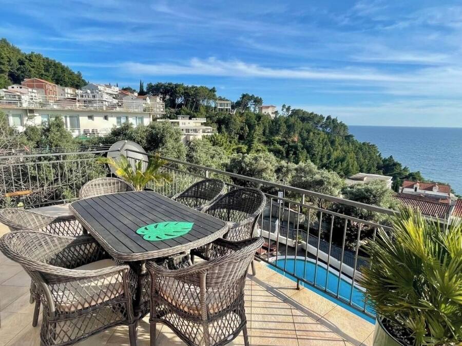 Apartamento conforto, 2 quartos, sacada, vista para o mar | Terraço/pátio