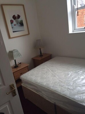 City Apartment, 1 Bedroom | 1 bedroom, desk, iron/ironing board, free WiFi - Market Suite Apartment (Dublin)