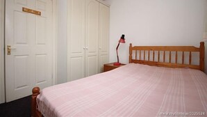 City Apartment, 1 Bedroom | 1 bedroom, desk, iron/ironing board, WiFi (free)
