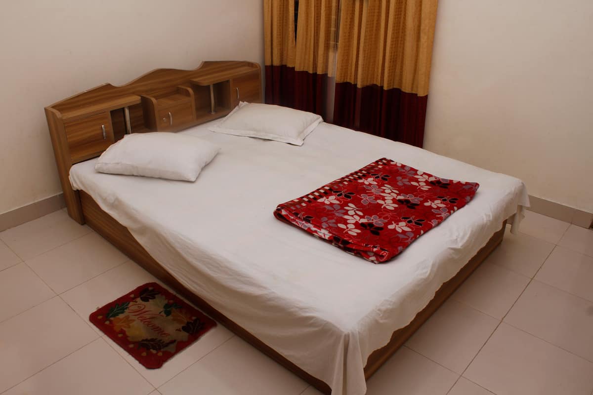 Desk, bed sheets