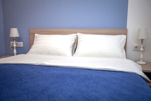 Standard Double Room | In-room safe, soundproofing, iron/ironing board (on request) - Arbat Inn (Moscow)