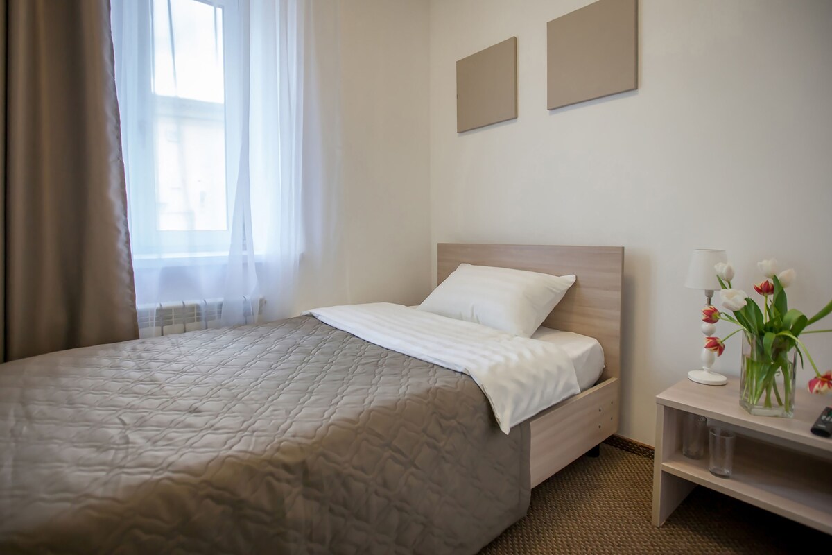 Mini | In-room safe, soundproofing, iron/ironing board (on request)