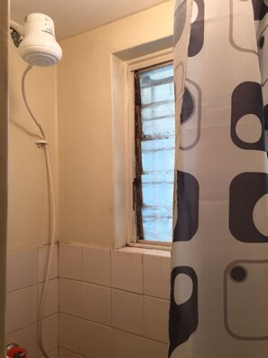 Bathroom - Magiwa Homestay - Adults Only (Nairobi)