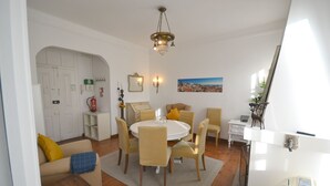 Dúplex, 3 habitaciones | Servicio a la habitación