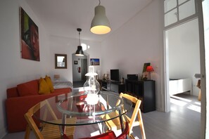 Apartment, 1 Bedroom | Living area | Flat-screen TV - Try Lisbon - Alcântara (Lisbon)