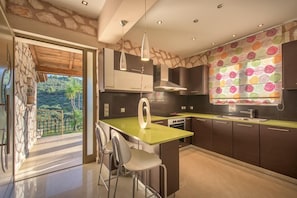Villa, 2 Schlafzimmer, eigener Pool (Elia) | Eigene Küche