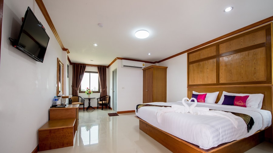 Thatphanom View Hotel