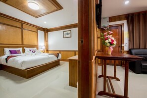 Desk, rollaway beds, free WiFi