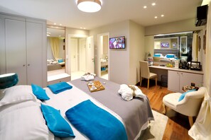 Deluxe Room, 1 Bedroom, BRONZE | 고급 침구, 메모리폼 침대, 미니바, 객실 내 금고