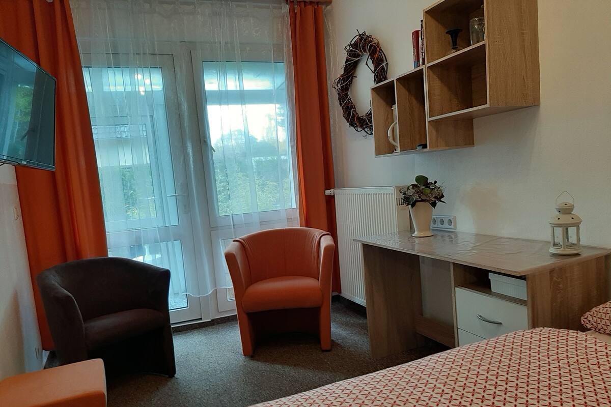 Standard Double Room, Non Smoking | Peralatan tempat tidur premium, kalis bunyi, Wi-fi percuma, cadar katil 