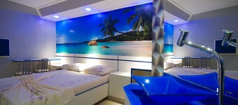 Motel Fest - Adults Only