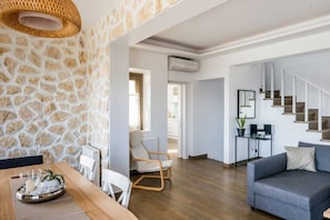 Villa, 3 Bedrooms, Private Pool, Pool View | Living area