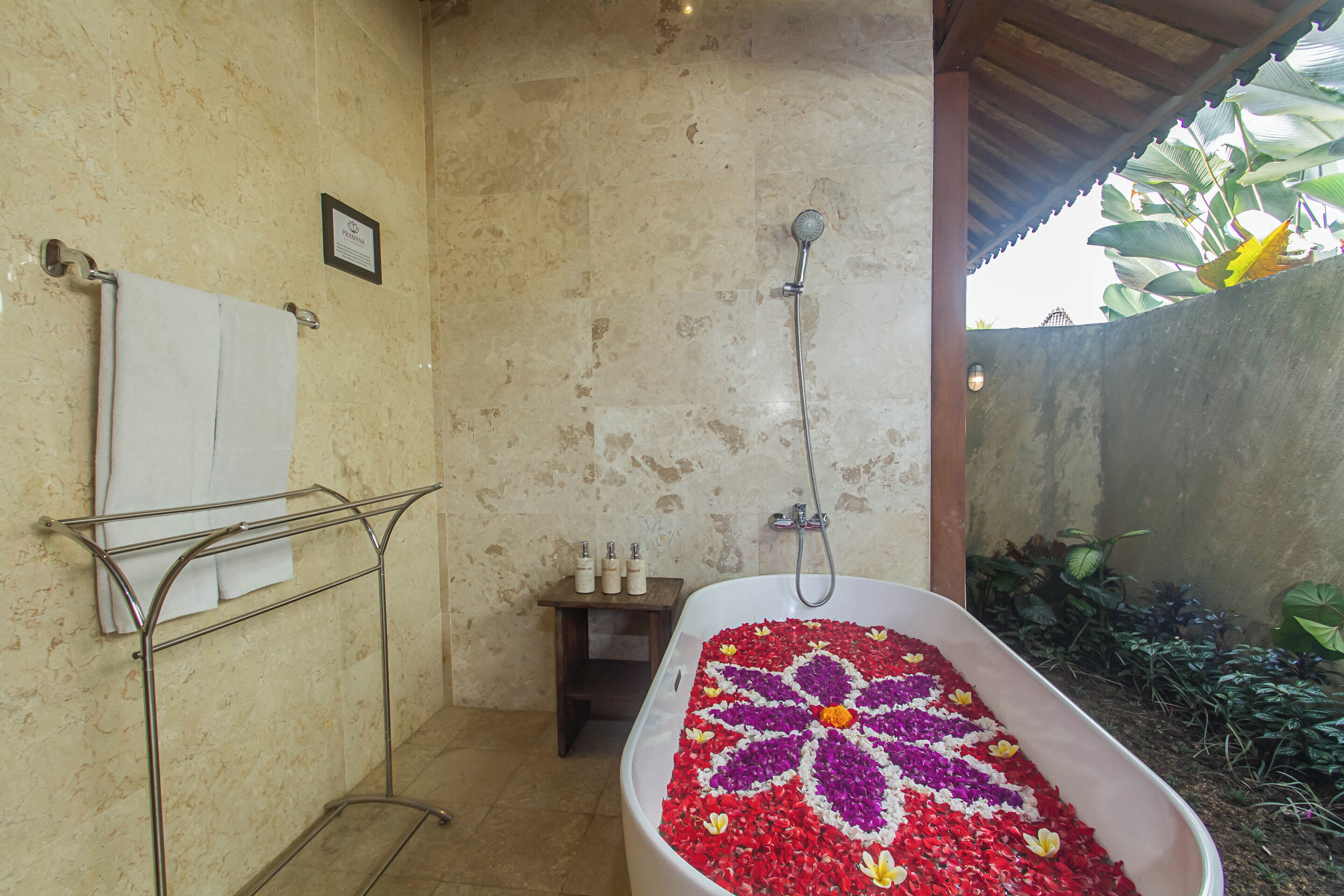 Deluxe One-Bedroom Villa with Rice Field View | Bathroom | Combined shower/tub, free toiletries, bathrobes, bidet