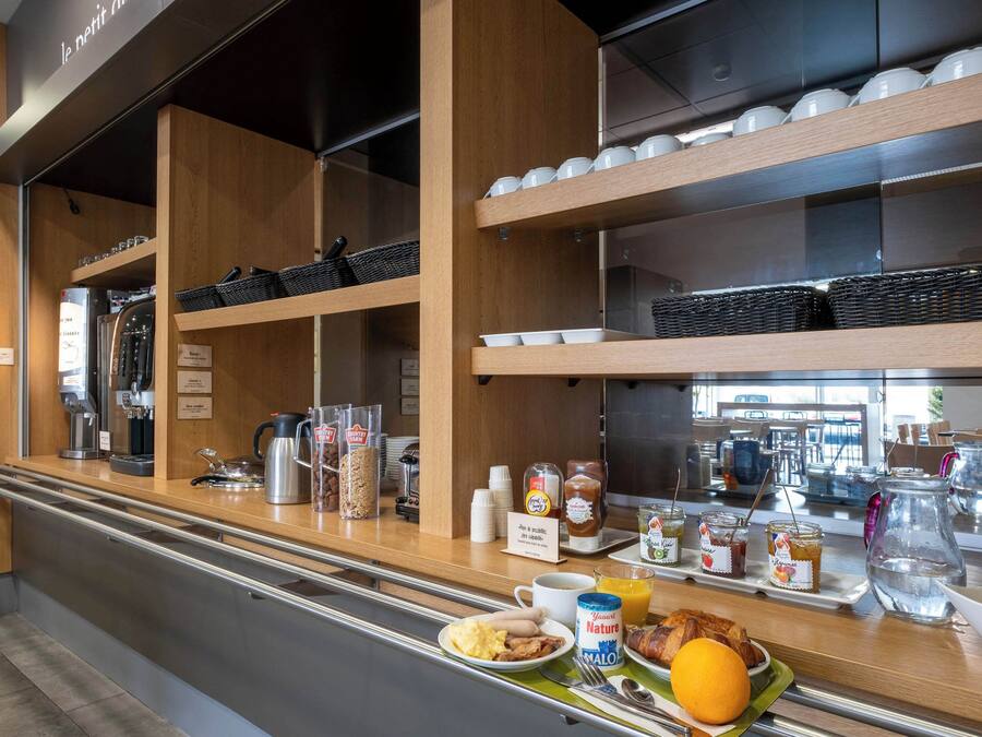 Desayuno buffet todos los días (con cargo)