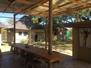 Petit déjeuner continental (9 USD par personne)