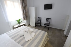 Double or Twin Room, Ensuite | Desk, soundproofing, free WiFi, bed sheets - Hotel Leonardo da Vinci (Milan)