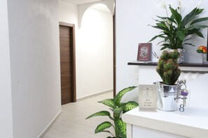 Interior entrance - Hotel Leonardo da Vinci (Milan)