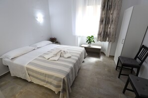 Double or Twin Room, Ensuite | Desk, soundproofing, free WiFi, bed sheets - Hotel Leonardo da Vinci (Milan)