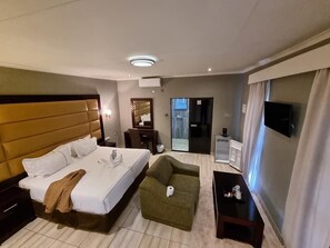 Deluxe Room, Garden View - Makgovango Luxury Inn (Gumare)