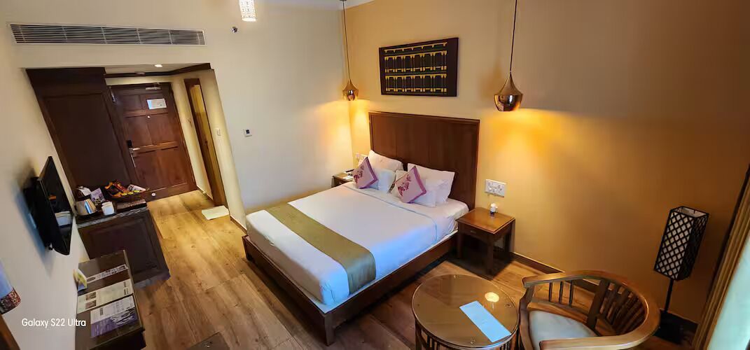 suite | minibar, in-room safe, desk, soundproofing