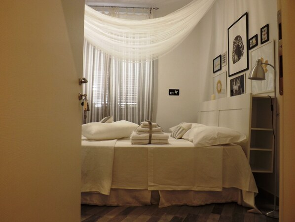 Double or Twin Room - Domus Alma (Naples)