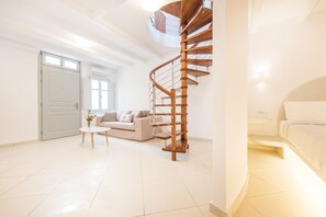 Villa, 3 Schlafzimmer, Whirlpool (Calliste) | Wohnbereich | 42-Zoll-Flachbildfernseher mit Satellitenempfang, Fernseher, DVD-Player