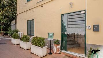 Mặt tiền nơi lưu trú