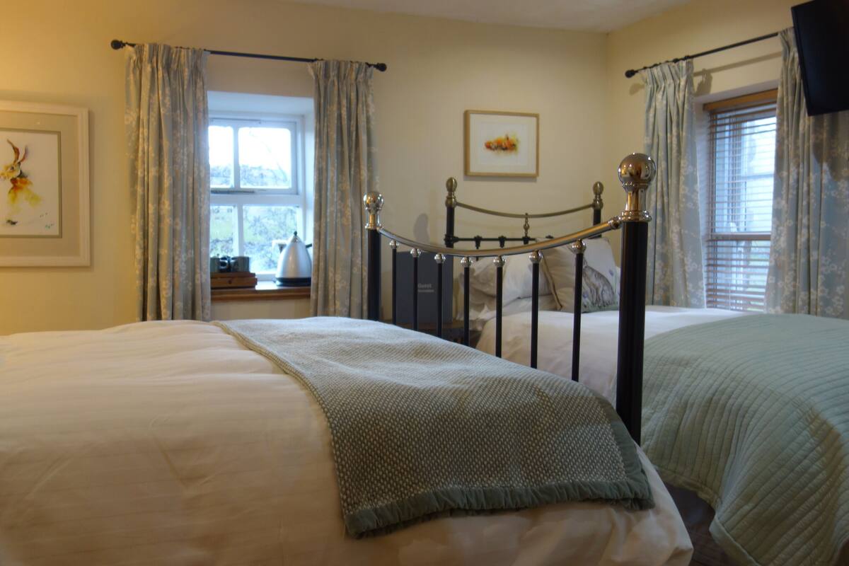 Kamar Double atau Twin, ensuite | Wi-Fi gratis dan seprai linen