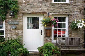 Property entrance - Eastview Bed and Breakfast (Alston)