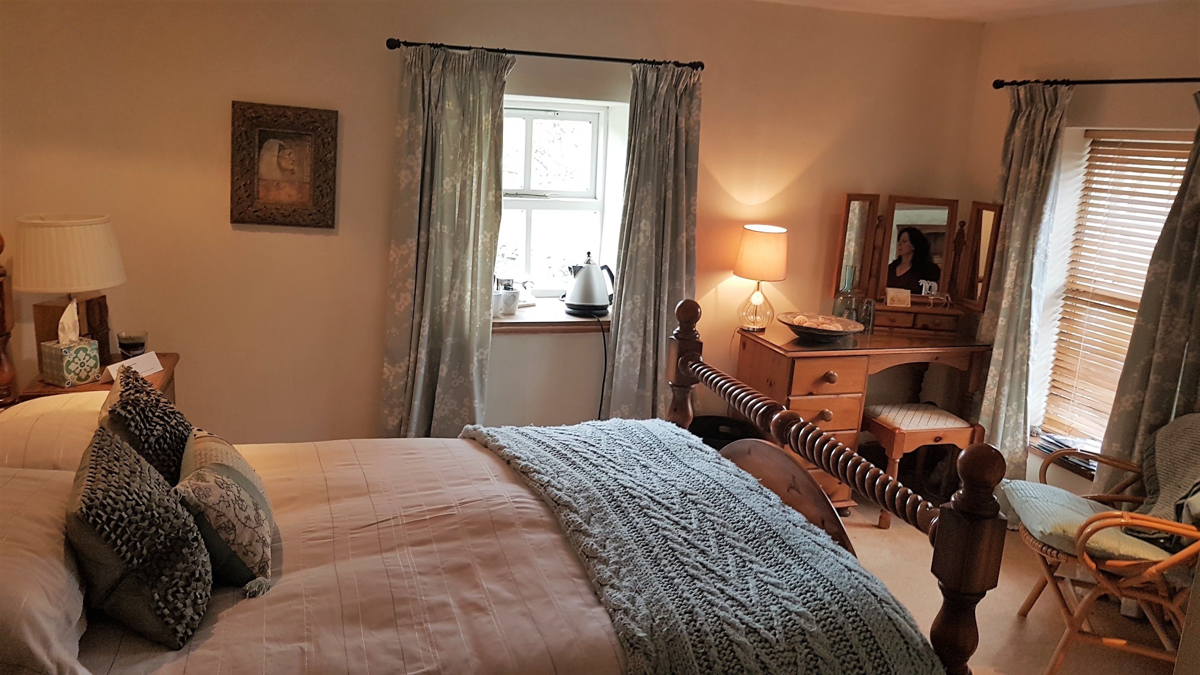 واي فاي مجانًا وملاءات أسرّة