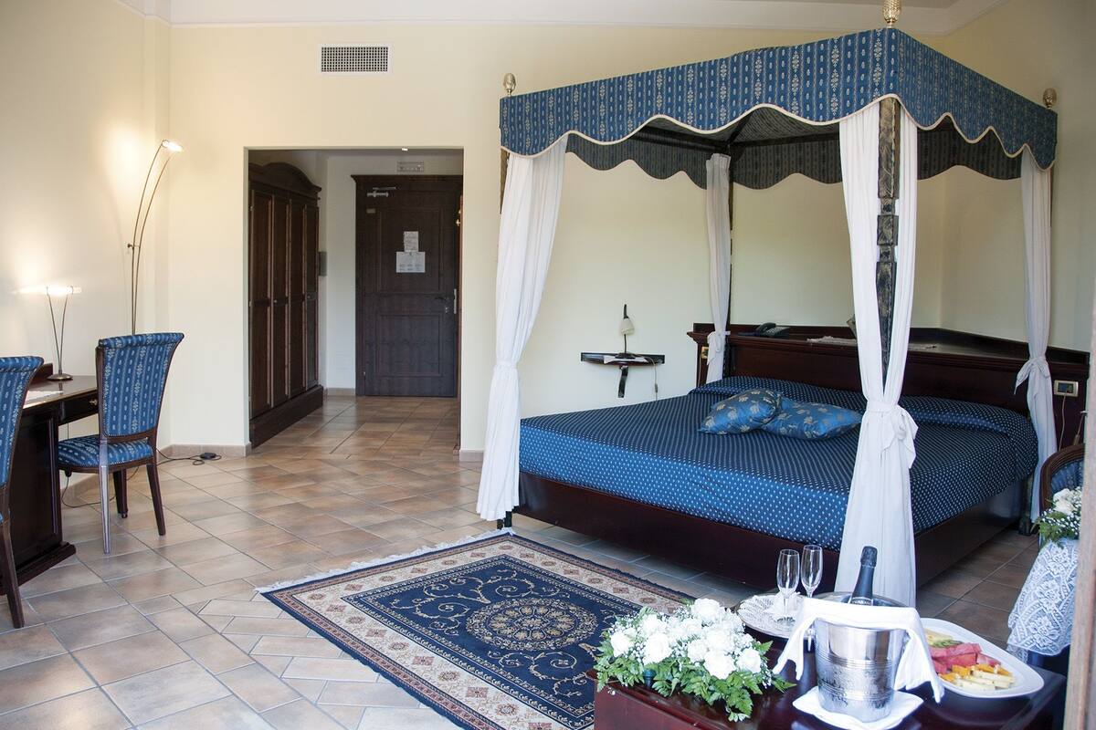 In-room safe, desk, free WiFi, bed sheets