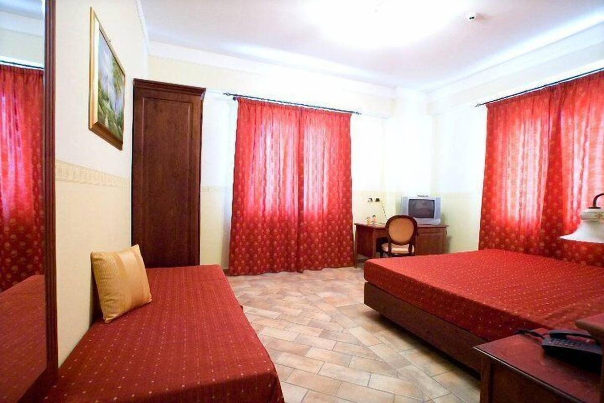 In-room safe, desk, free WiFi, bed sheets