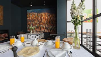 Free daily continental breakfast