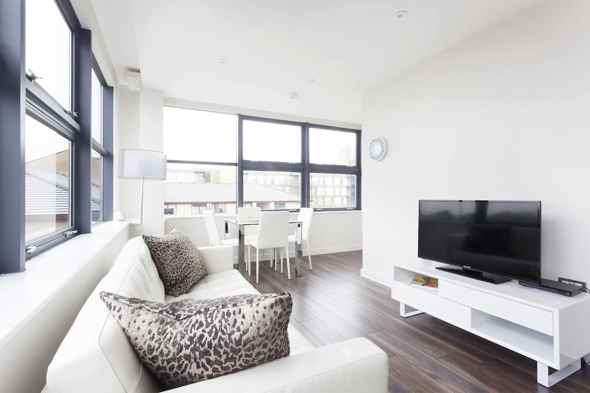 Apartment, 2 Bedrooms | Living area