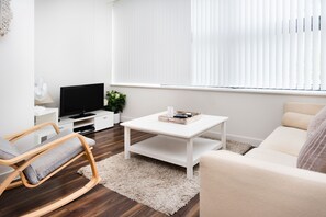 Apartment, 1 Bedroom | Living area