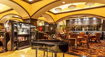5 restaurantes: opção de café da manhã, almoço e jantar