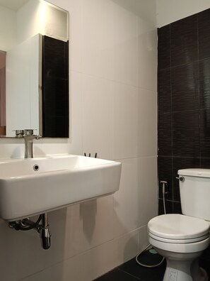 Bathroom - Rabbit Room (Bangkok)