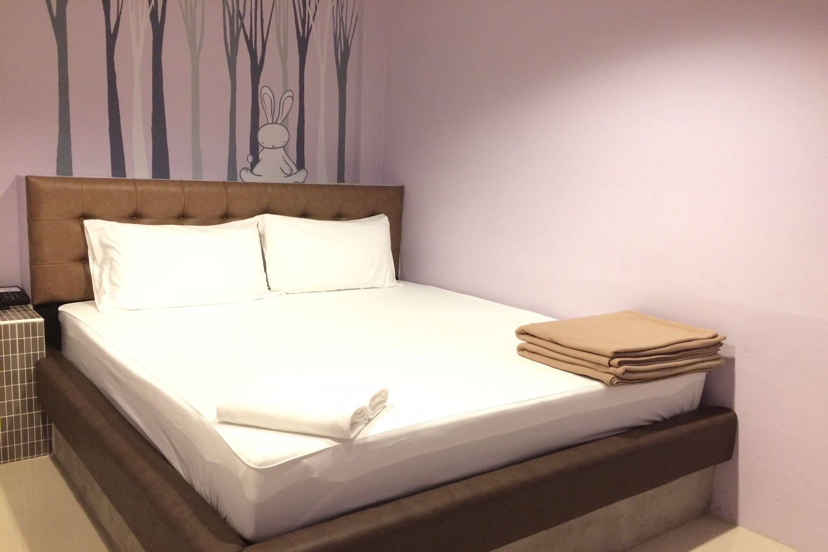 standard double room | individually decorated, free wifi, bed sheets