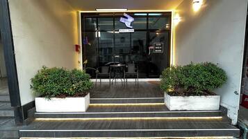 32-inch flat-screen TV with cable channels, TV