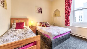WiFi (free), bed sheets - Syozant Morrison Central ApartHotel (Edinburgh)