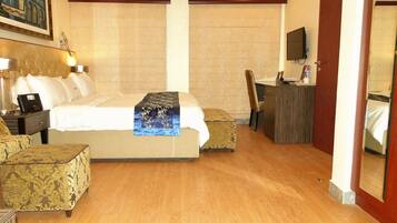 Diplomatic Room, Balcony | Soundproofing, iron/ironing board, free WiFi, bed sheets