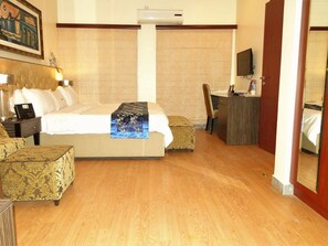 行政客房, 阳台 | 隔音、熨斗/熨衣板、免费 WiFi、床单