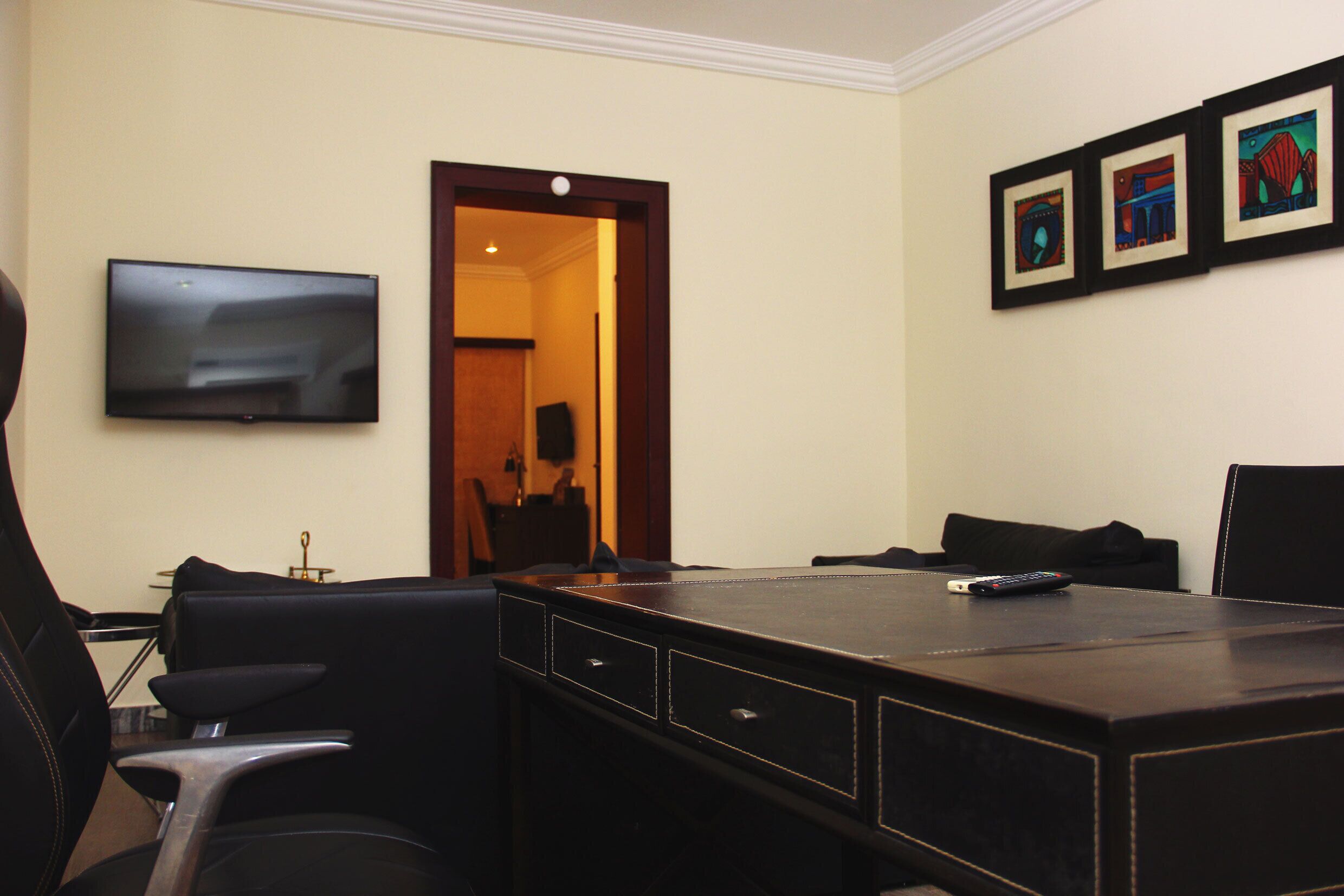 ambassadorial suite | soundproofing, iron/ironing board, free wifi, bed sheets