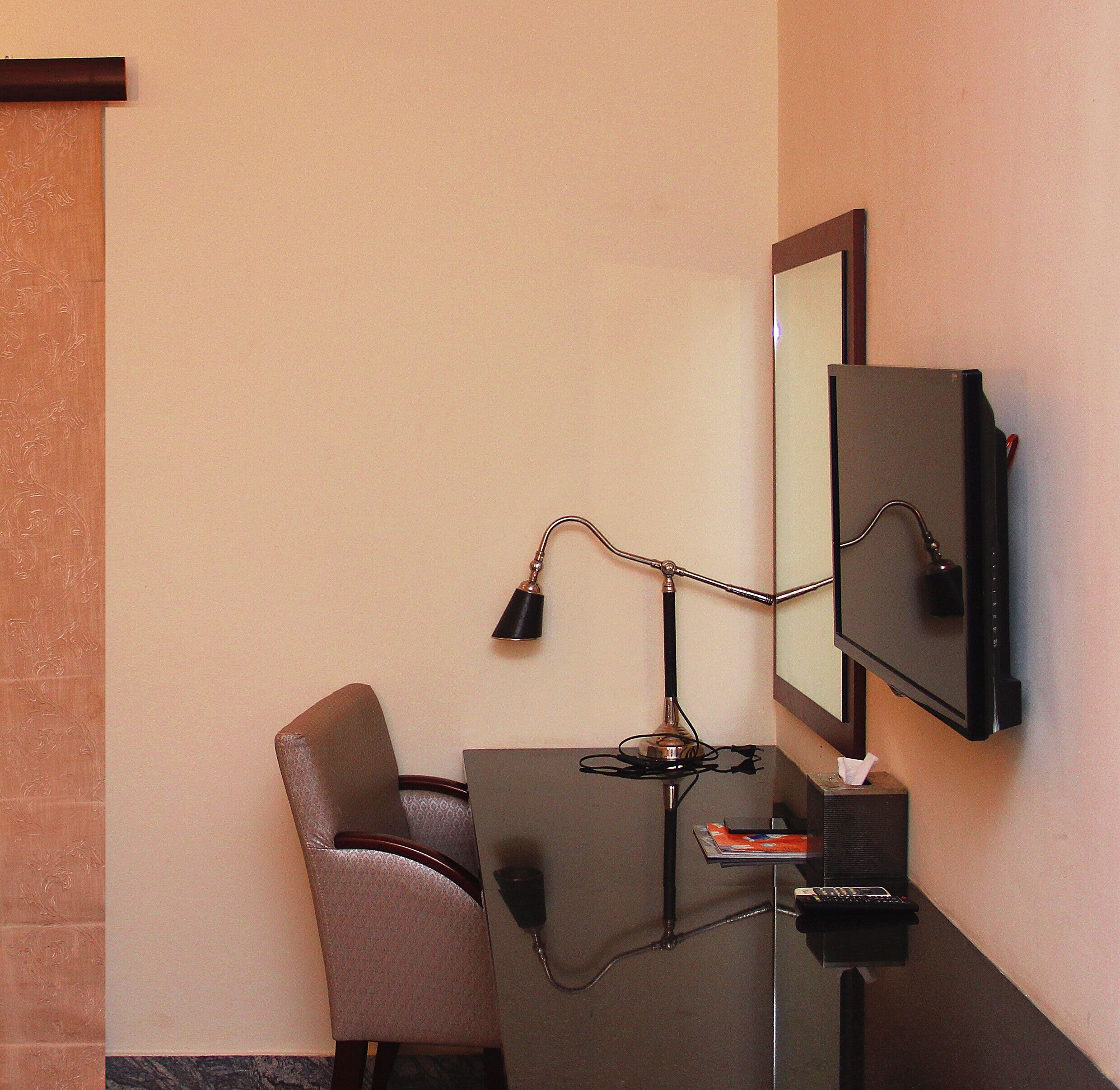 diplomatic room | soundproofing, iron/ironing board, free wifi, bed sheets