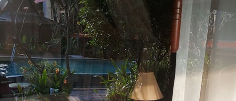 Escrivaninha, camas extras/dobráveis (sobretaxa), Wi-Fi de cortesia