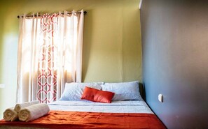 Romanttinen huoneisto, 1 keskisuuri parisänky, keittotila | 1 makuuhuone, silitysrauta/-lauta, ilmainen Wi-Fi, vuodevaatteet