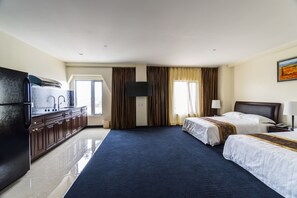 Studio Familial, 2 grands lits, coin cuisine | Salle de bain