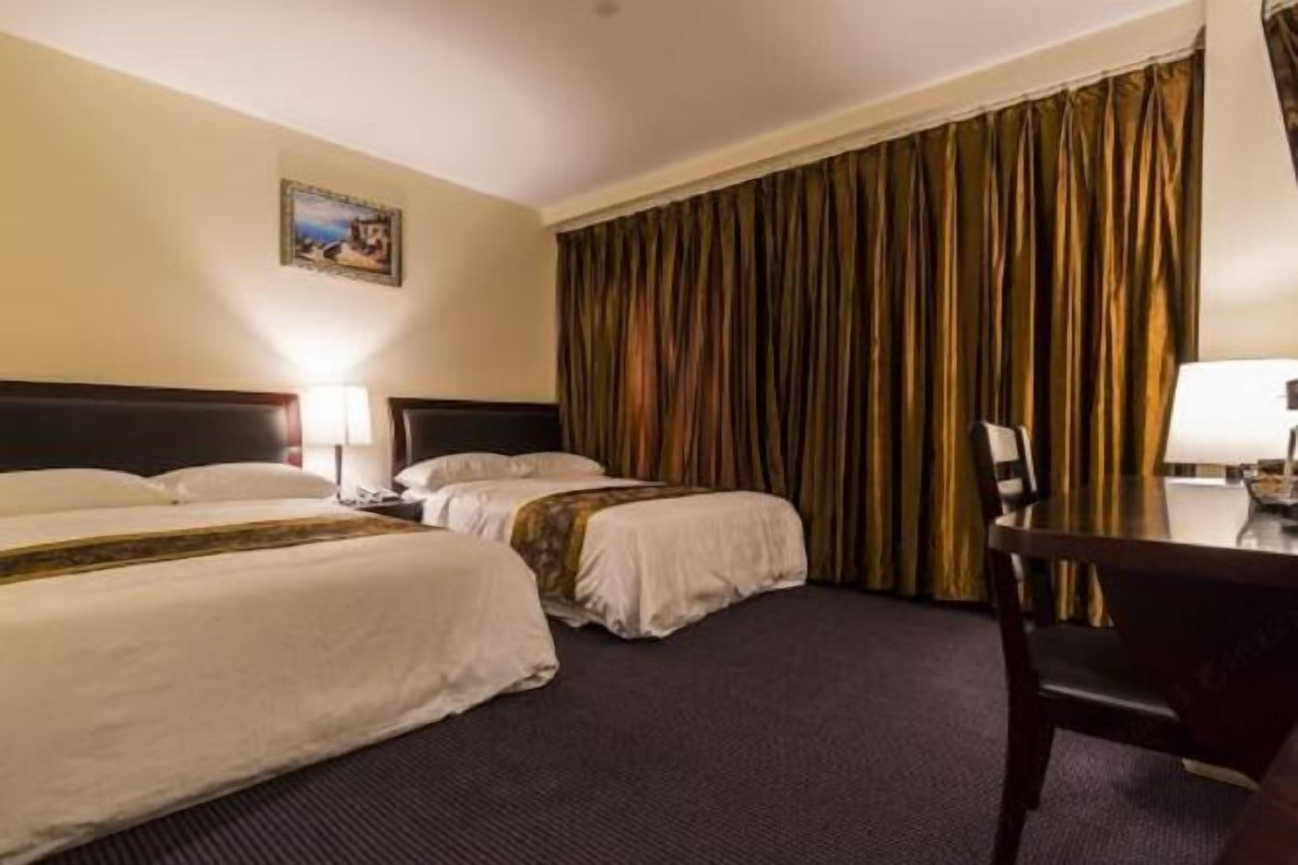 Schreibtisch, Bügeleisen/Bügelbrett, kostenloses WLAN, Bettwäsche